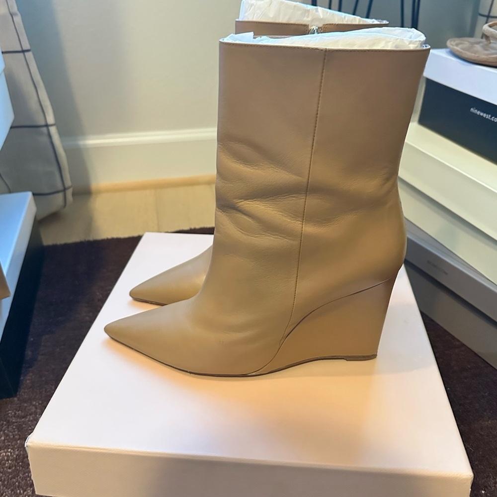 Alexandre Birman Tan Leather Ankle Boots